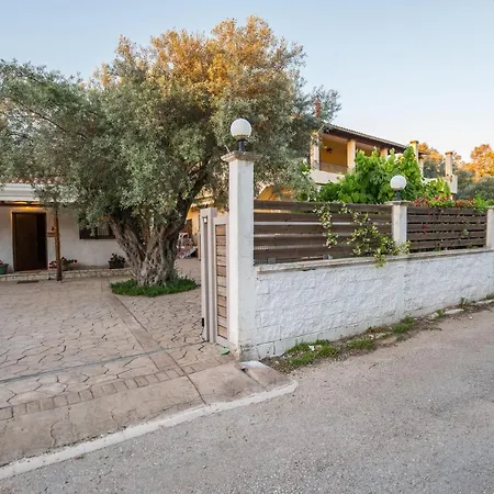 Apartment Averta *